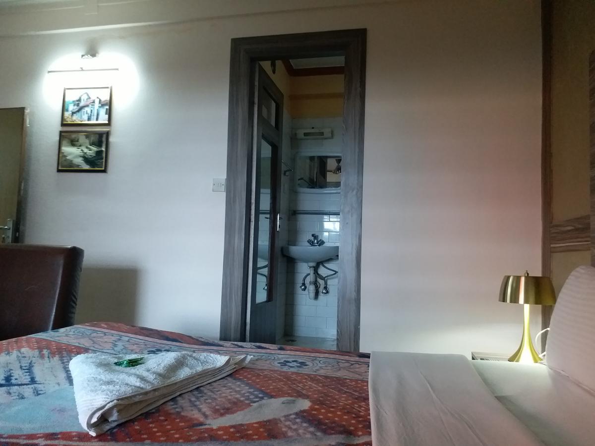 Hotel Marigold Покхара Экстерьер фото